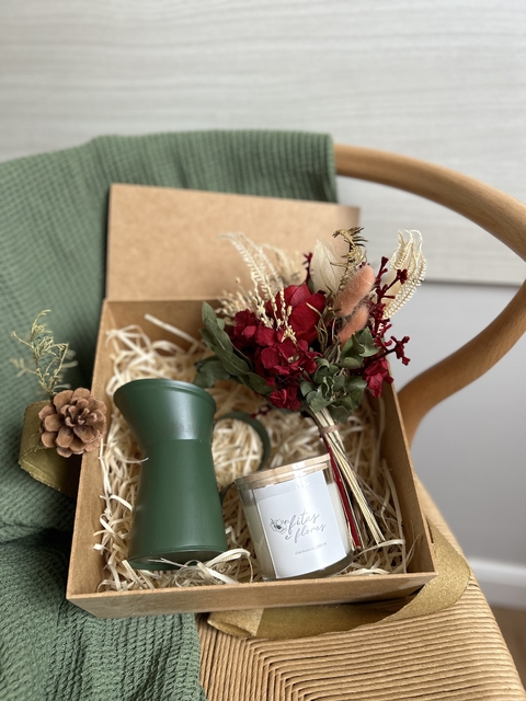 presente de natal com flores secas