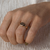 Anel Era Uma Vez Personalizado (pequeno) | Prata 950 folheado a ouro rosé 18K - Macchi | Alianças para todas as formas de amor