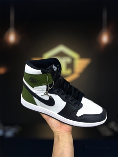 Tênis Nike Jordan Mid