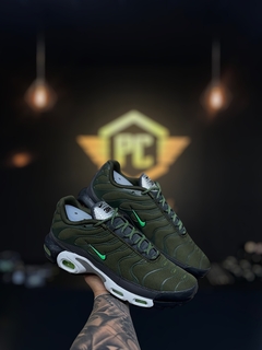 Tênis Nike TN