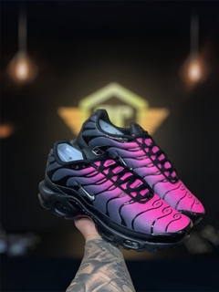 Tênis Nike TN