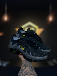 Tênis Nike TN