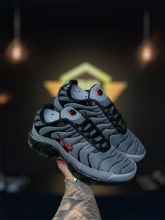 Tênis Nike TN