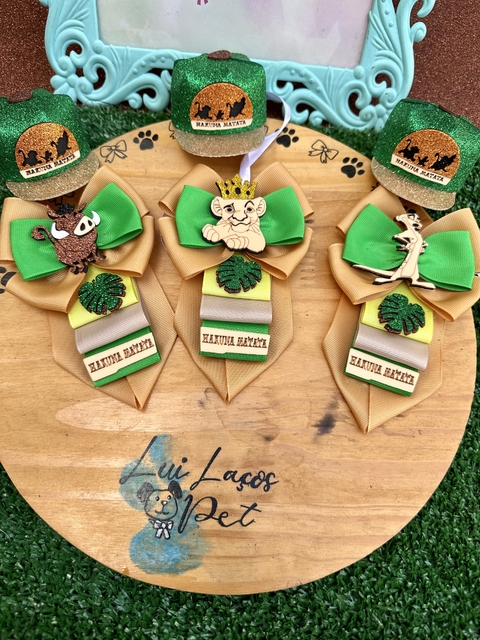 Conjunto HAKUNA MATATA C/ 3 kits (3 gravatas+3 Bonés sendo 1 de cada personagem)