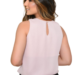 Blusa Luiza em Crepe - Elegância com Pregas e Botão nas Costas - comprar online