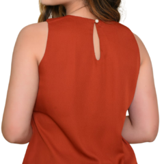 Blusa Luiza em Crepe - Elegância com Pregas e Botão nas Costas - loja online