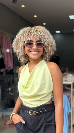 Cropped Marcely na internet