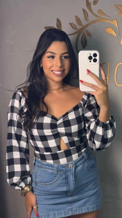 Cropped Maria Xadrez na internet