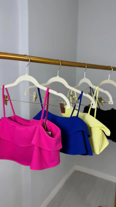 Cropped crepe babado - Kaze Store