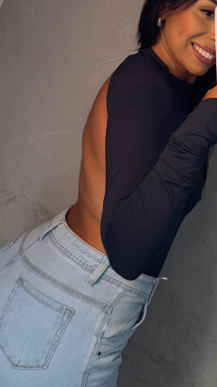 Body Veneza na internet