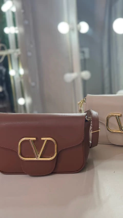 Bolsa Valentino na internet