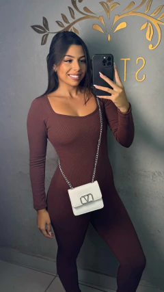 Macacão Anne na internet