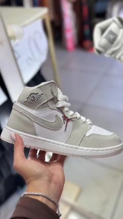Tenis Nike Jordan 1 na internet