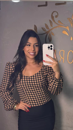 Cropped Xadrez na internet