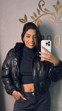 Jaqueta puffer peluciada na internet