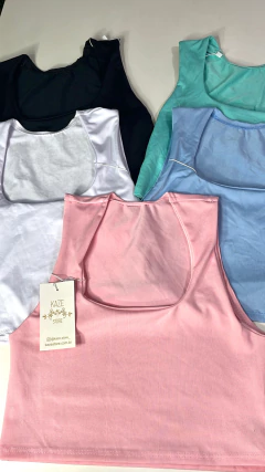 Cropped basico Laila na internet