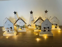Imagen de Casita de madera con apoyo