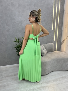 Vestido longo plissado na internet