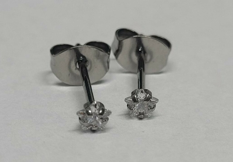 Brinco Titânio Estrela de Zircônia