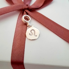 Berloque Signo de Leão Banhado à Prata - comprar online