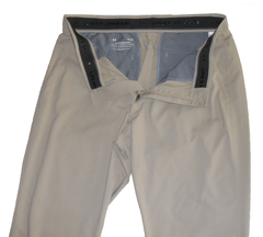 - PANTALON - GOLF - UNDER ARMOUR - 38/30 - 413 - US STORE MAR DEL PLATA
