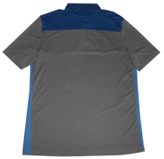 - CHOMBA DEPORTIVA - GOLF - OAKLEY - L - 2324 - US STORE MAR DEL PLATA
