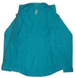 - CAMPERA DEPORTIVA - UNDER ARMOUR - S (MUJER) - 472 - US STORE MAR DEL PLATA