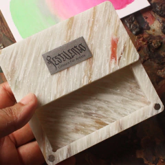 Estojo em plástico reciclado vazio para armazenar pastilhas de tinta aquarela, na cor madre pérola - comprar online