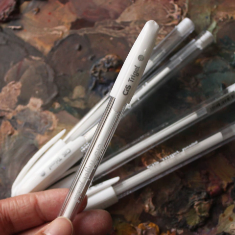 Caneta gel Cis na cor branca para pequenas correções na pintura