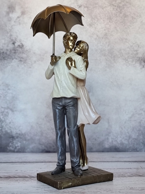 Casal com Guarda-Chuva 30 cm