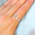 Anillo plateado infinito daisy