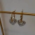 Argolla Dorada con Dije Love Strass