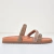 Tamanco feminino CL Flat Slide na cor cobre com detalhes em strass.