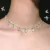 Collar mariposa con strass en internet