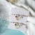 Pulsera con flor encapsulada - Merlina Tiendita