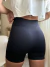 Short Mile negro en internet