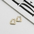 Brinco Argola Triangular M Banhada a Ouro 18K