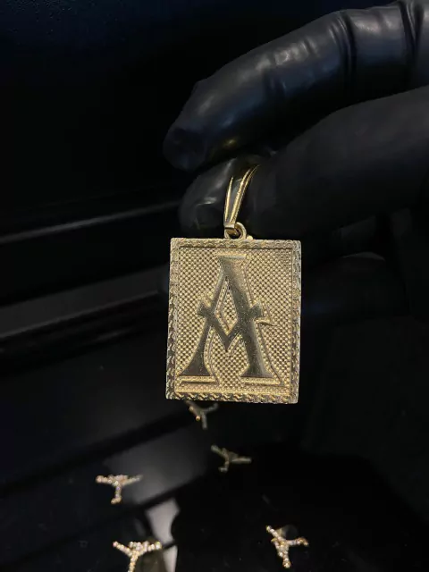 Pingente letra Grande para corrente de 8 mm há 13 mm