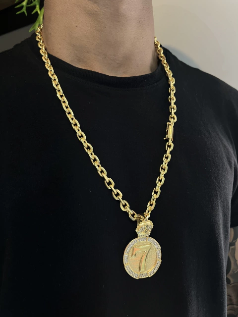 Corrente Cadeado 8mm + Pingente 7 Redondo G Detalhado Aprox 122gr Acabamento inove18k