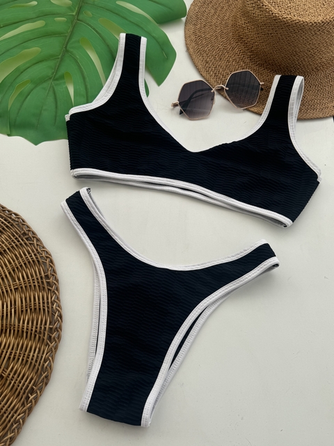 Biquíni top fechado + calcinha asa delta Preto (PROMOÇÃO NÃO TEM TROCA)