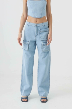 PANTALÓN DENIM LIGHT BLUE