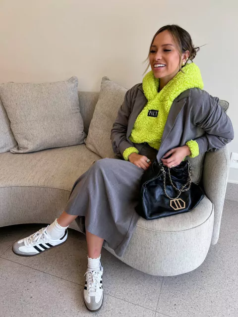 MOLETOM CROPPED TEDDY NEON