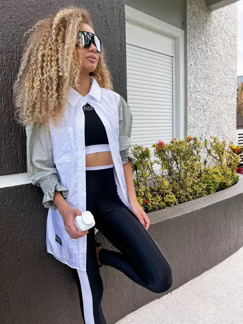 CAMISA BOTÃO BRANCA COM PRATA