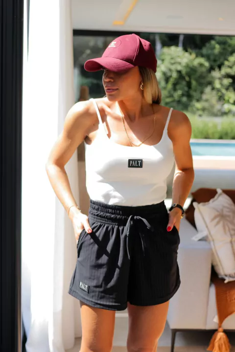 SHORT RISCA DE GIZ TAMMY PRETO