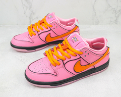 The Powerpuff Girls x NK SB Dunk Low na internet