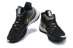 Kyrie Low 'Sport Champs' na internet