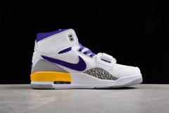 Air Jordan Legacy High "Lakers" na internet