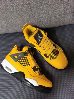 AIR JORDAN 4 RETRO "LIGHTNING" na internet