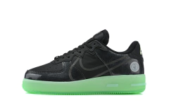Air Force 1 'React Barely Green' na internet