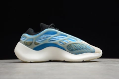 Yeezy Boost 700 V3 'Arzareth' na internet